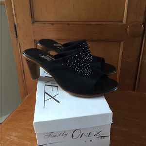 Onex sandals